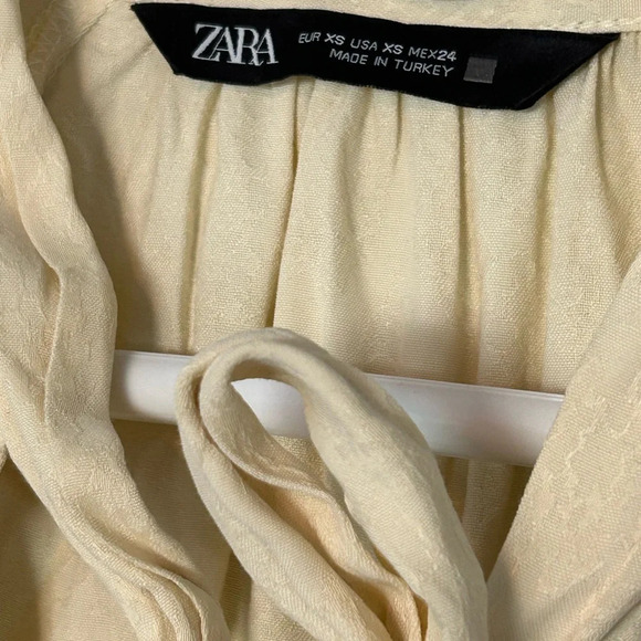 Zara jacquard ivory bow smocked sleeve and waist top sz XS - Picture 4 of 5